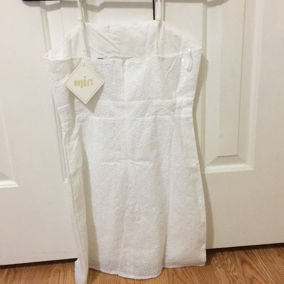 White mini dress - Picture 2 of 5
